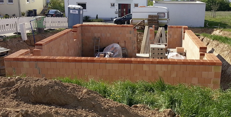 Romantisch schönes Foto mit roten Hausdächern