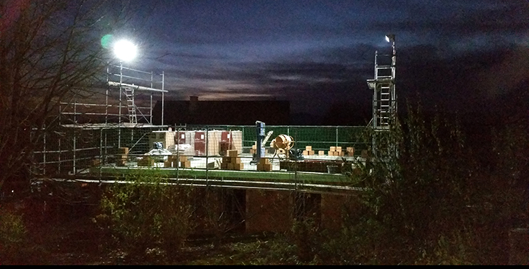 Romantisch schönes Foto mit roten Hausdächern