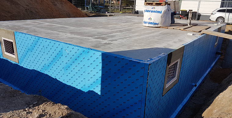 Romantisch schönes Foto mit roten Hausdächern