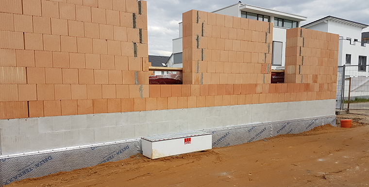 Romantisch schönes Foto mit roten Hausdächern