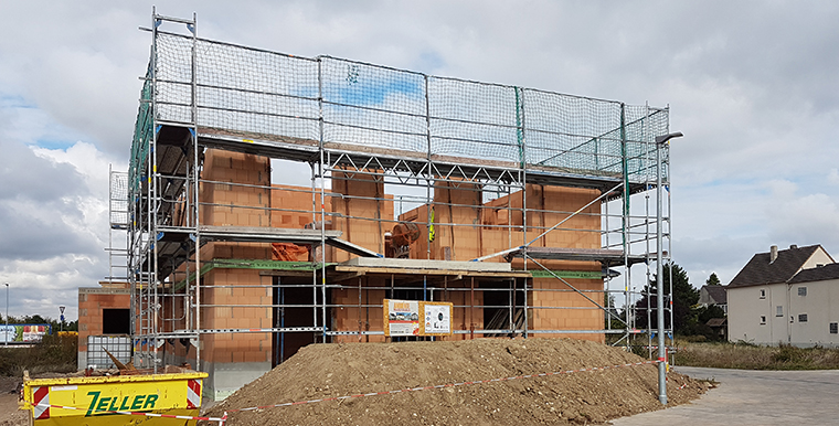 Romantisch schönes Foto mit roten Hausdächern