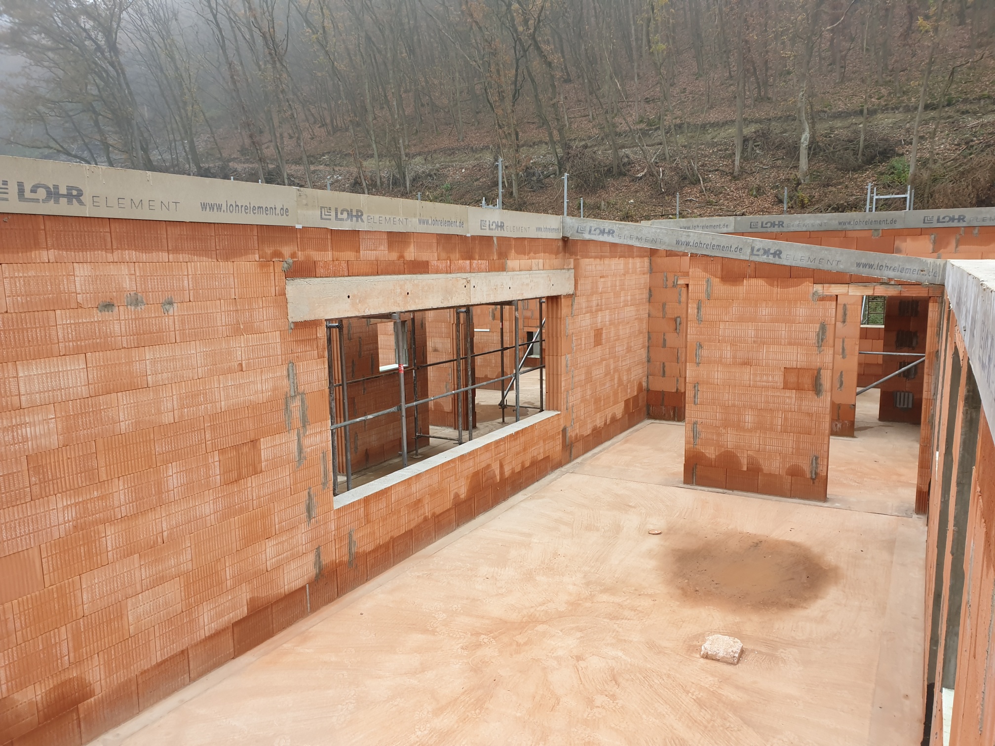 Romantisch schönes Foto mit roten Hausdächern