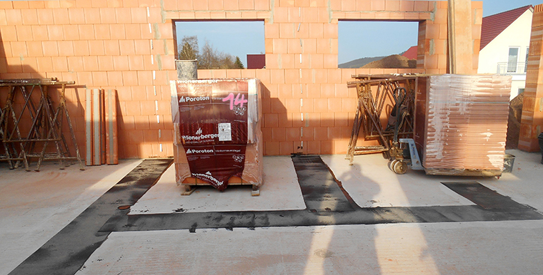 Romantisch schönes Foto mit roten Hausdächern