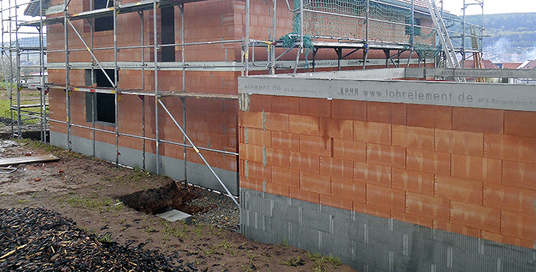 Romantisch schönes Foto mit roten Hausdächern