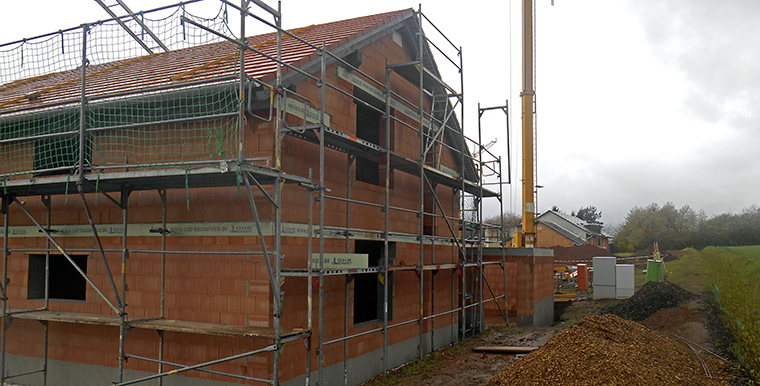 Romantisch schönes Foto mit roten Hausdächern