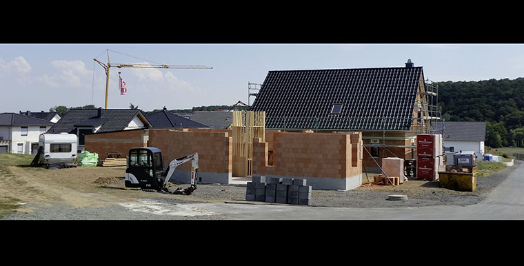 Romantisch schönes Foto mit roten Hausdächern